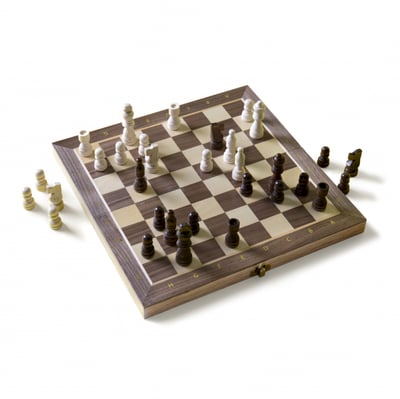 Šachy drevené